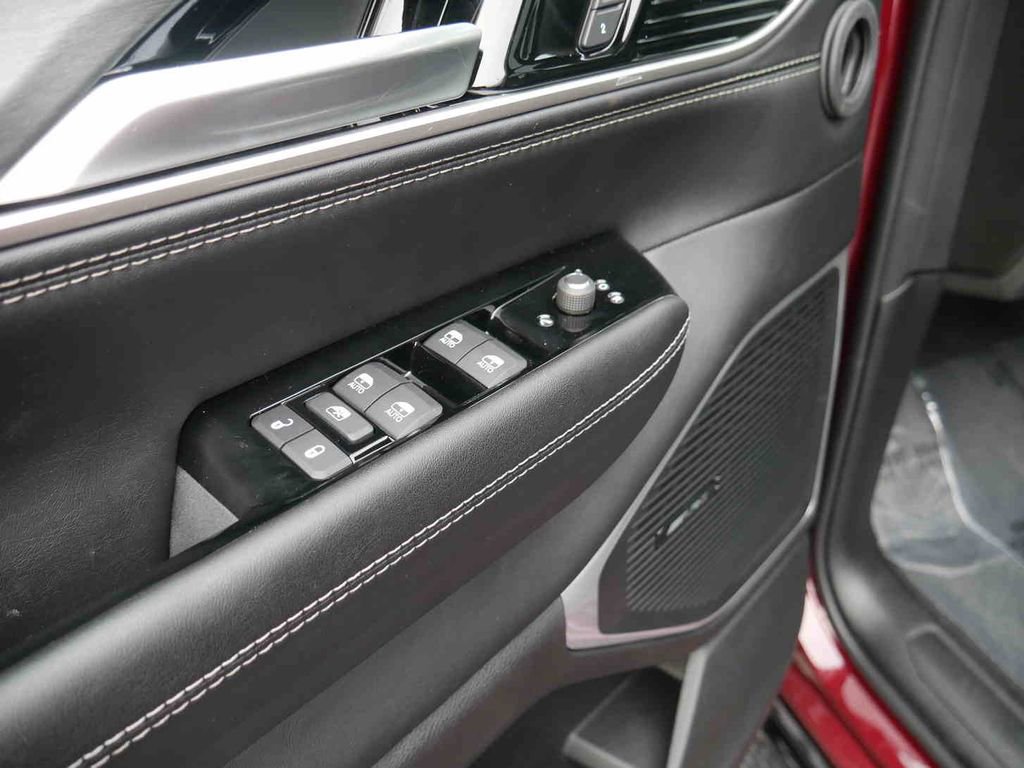 New 2025 Jeep Wagoneer L Series II w/ Convenience Group I AWD/4WD image 28