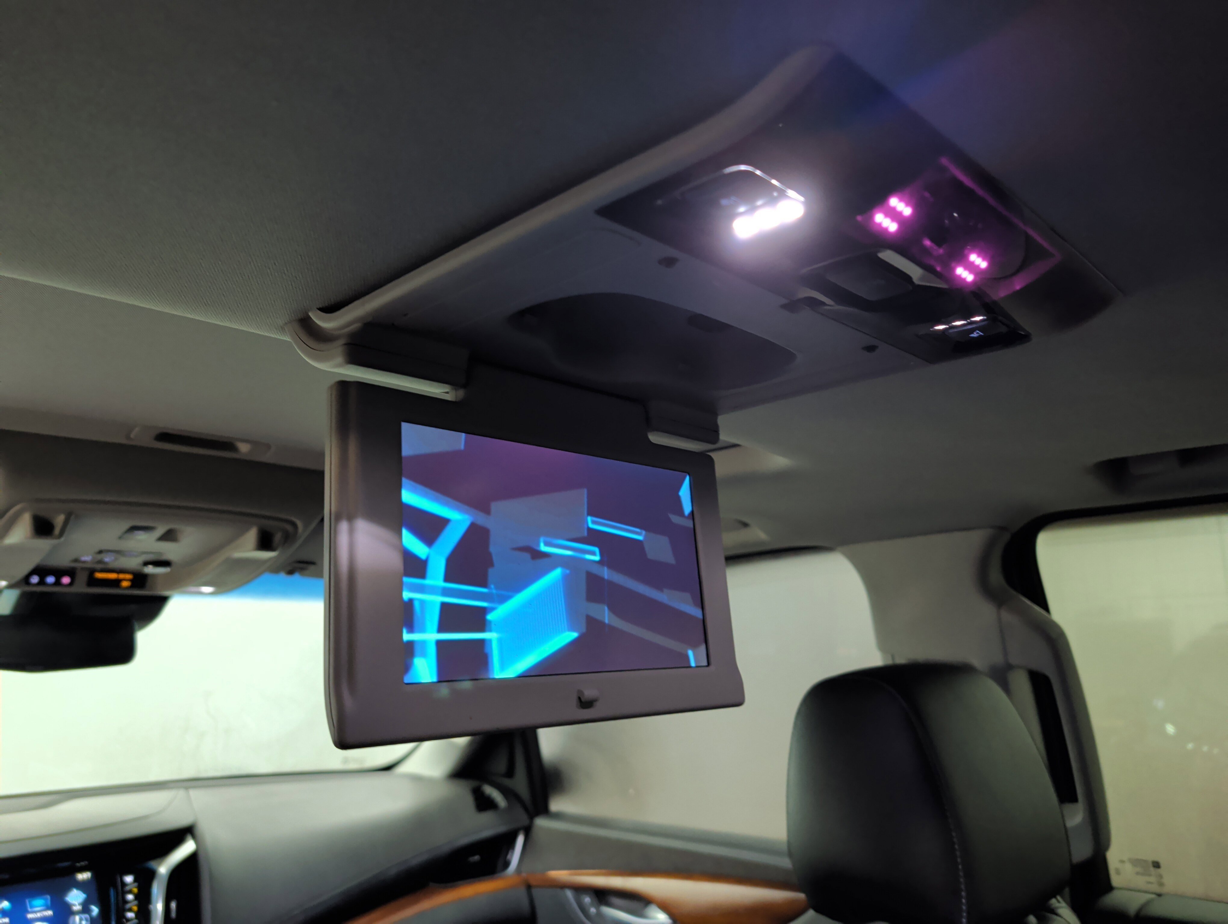 Used 2019 Cadillac Escalade ESV Premium Luxury image 9