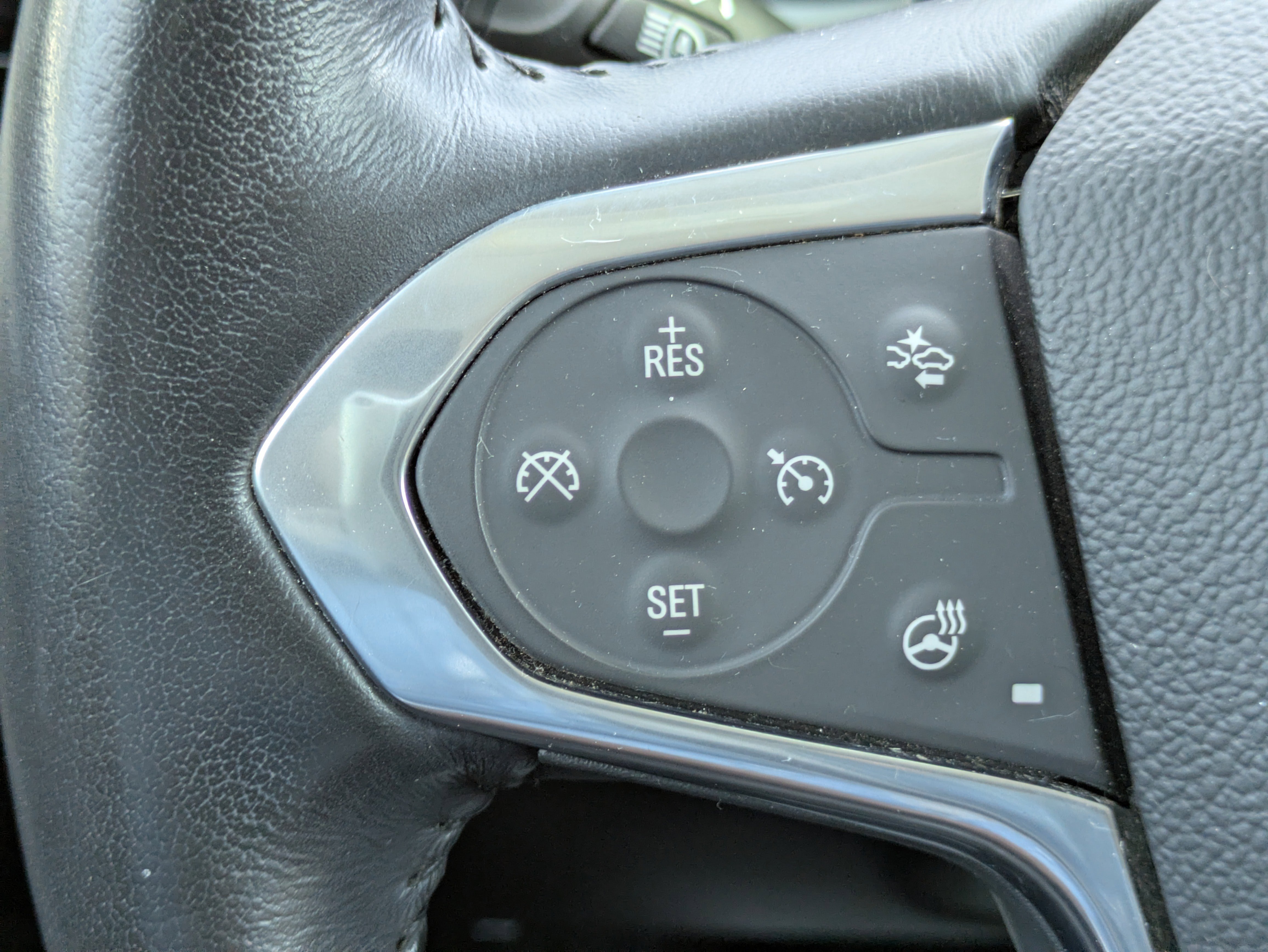 Used 2020 Chevrolet Traverse LT image 17