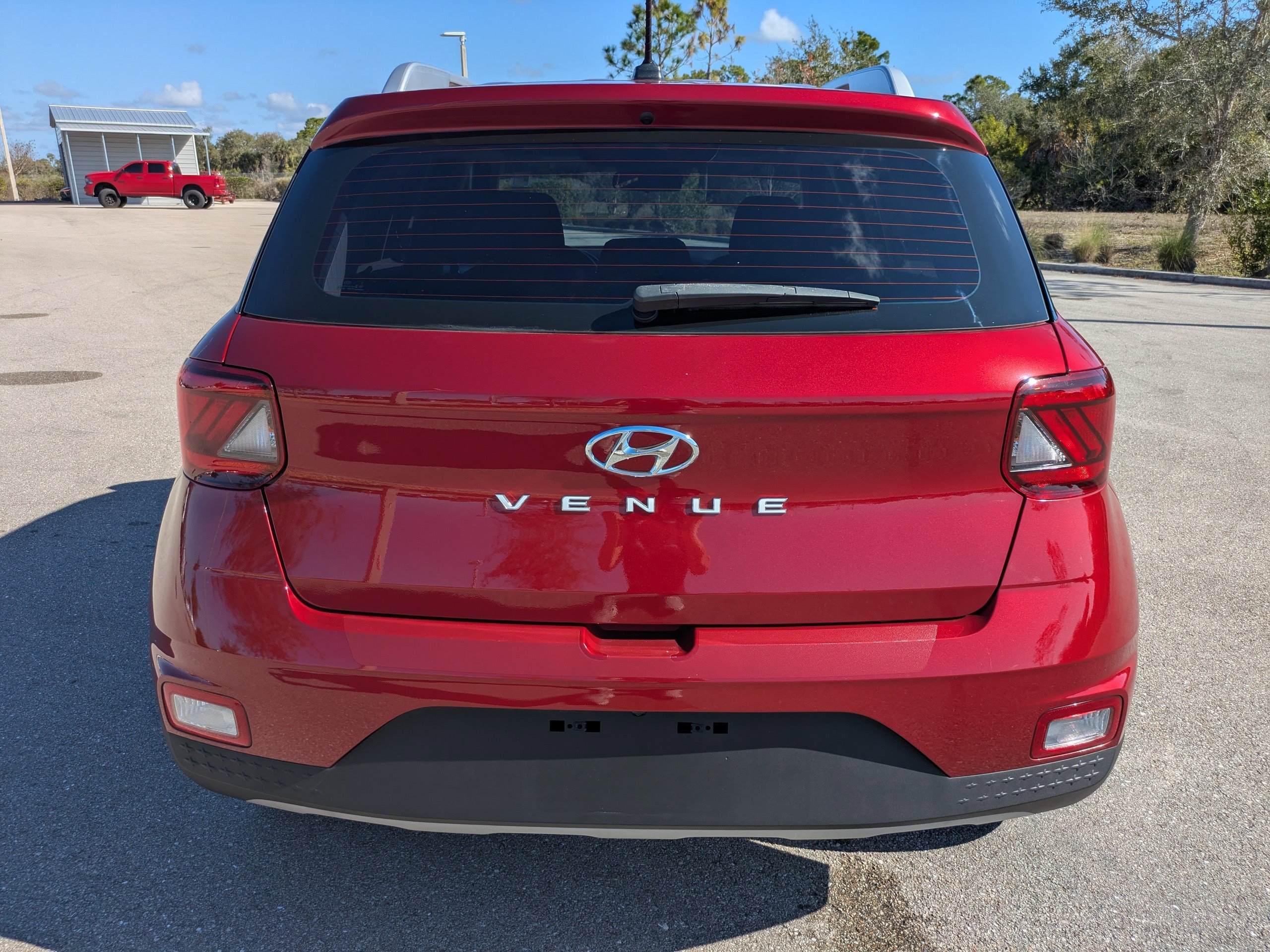 Used 2024 Hyundai Venue SEL image 6