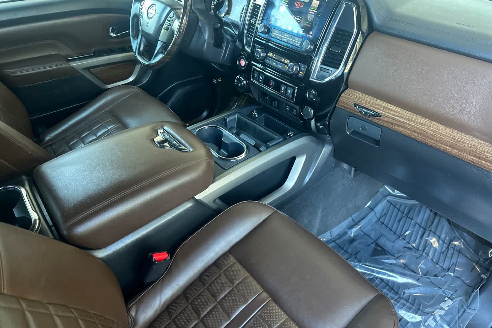 Used 2021 Nissan Titan Platinum Reserve w/ Moonroof Package AWD/4WD image 15