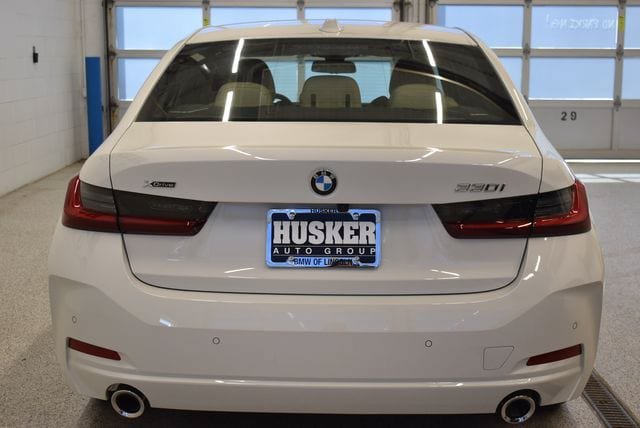 New 2026 BMW 330i xDrive Sedan w/ Premium Package AWD/4WD image 11