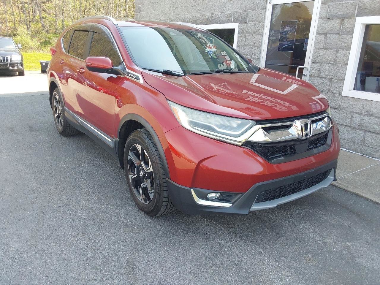 Used 2017 Honda CR-V Touring image 2