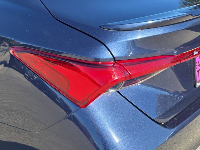 Used 2019 Toyota Avalon Limited image 34