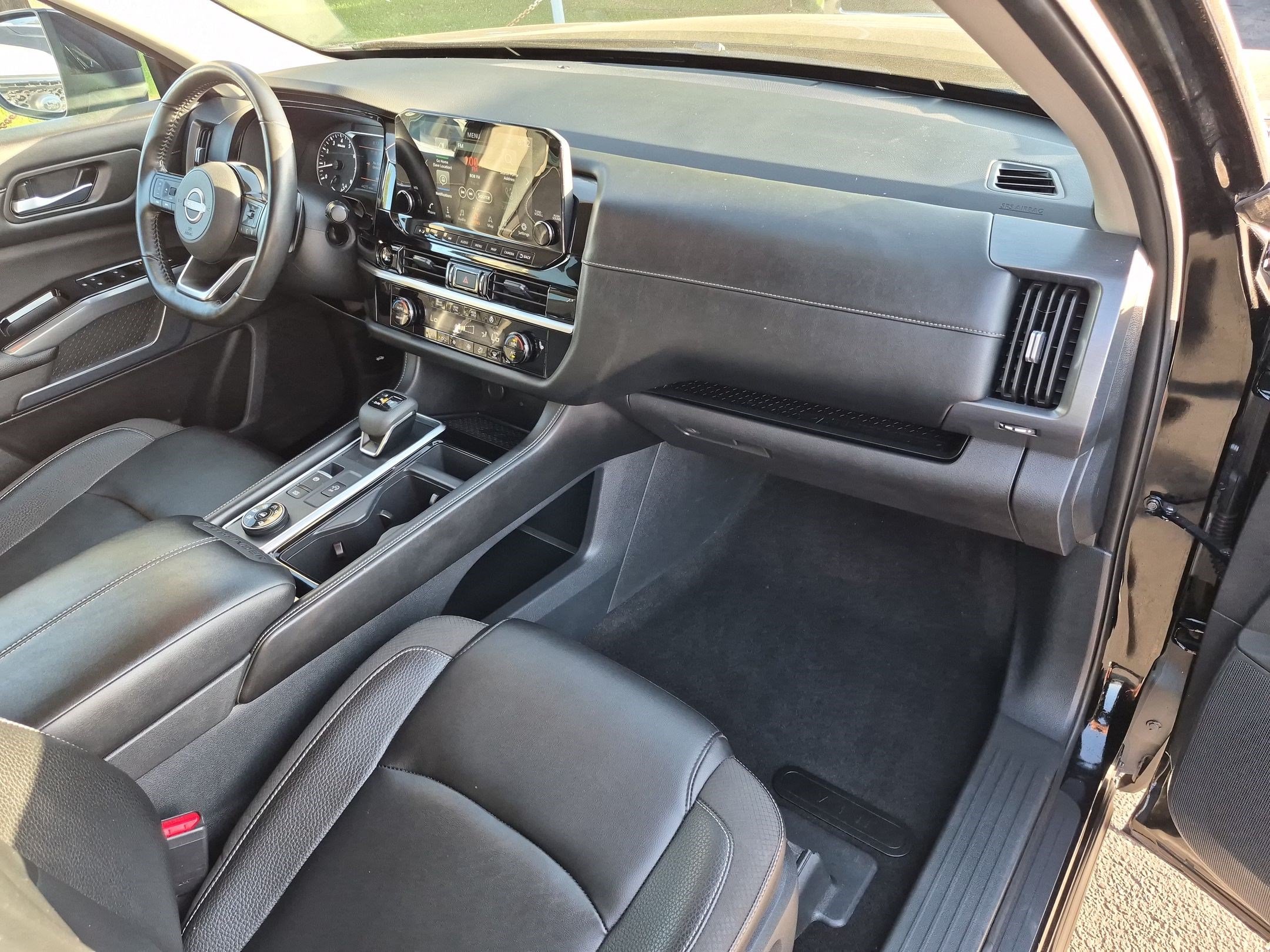 Used 2025 Nissan Pathfinder SL AWD/4WD image 35
