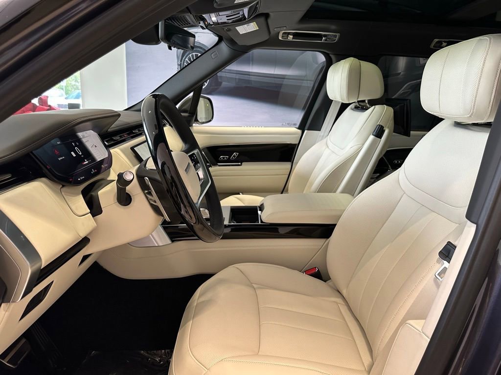 New 2025 Land Rover Range Rover Autobiography AWD/4WD image 11