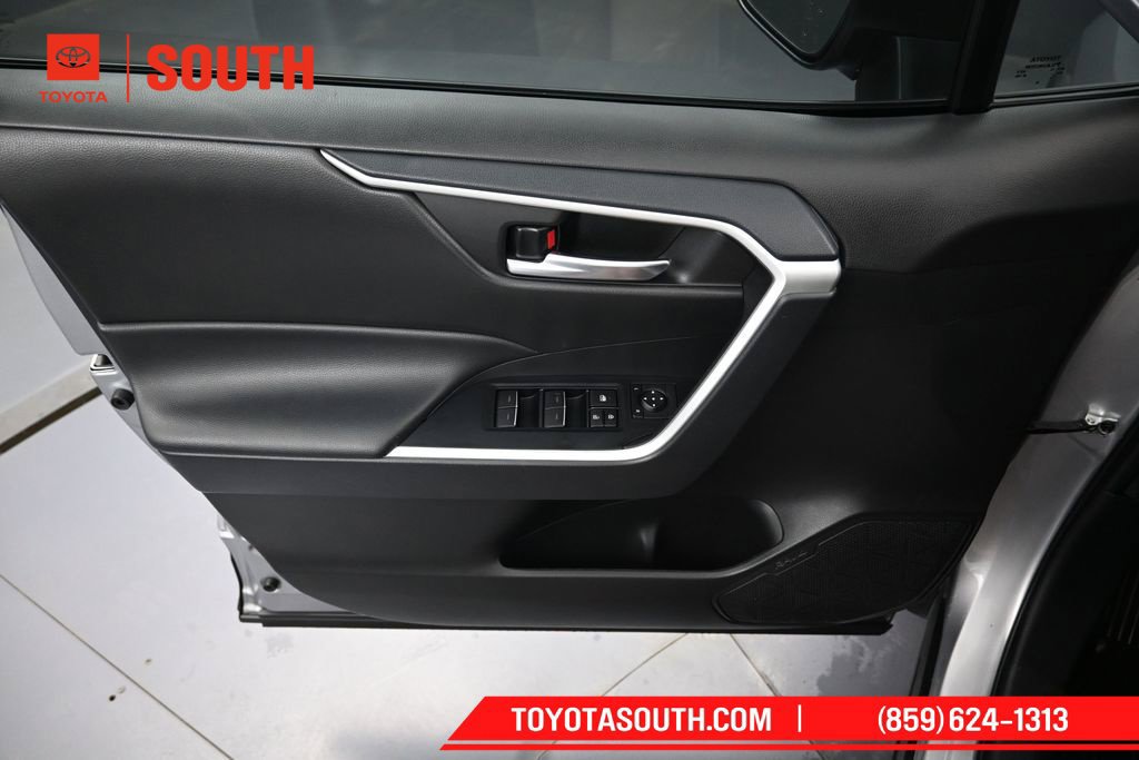 Used 2024 Toyota RAV4 XLE AWD/4WD image 22