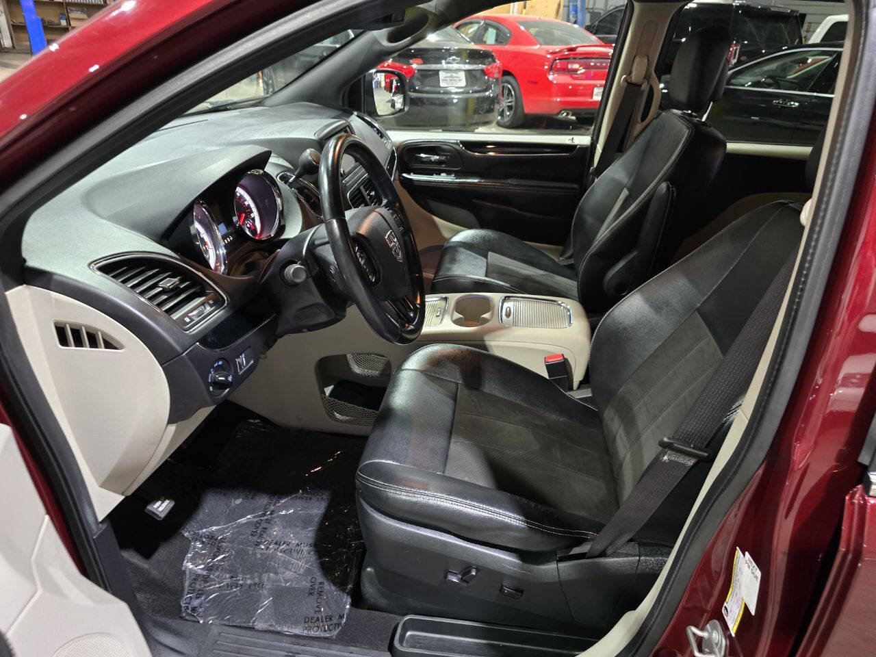 Used 2019 Dodge Grand Caravan SXT image 27