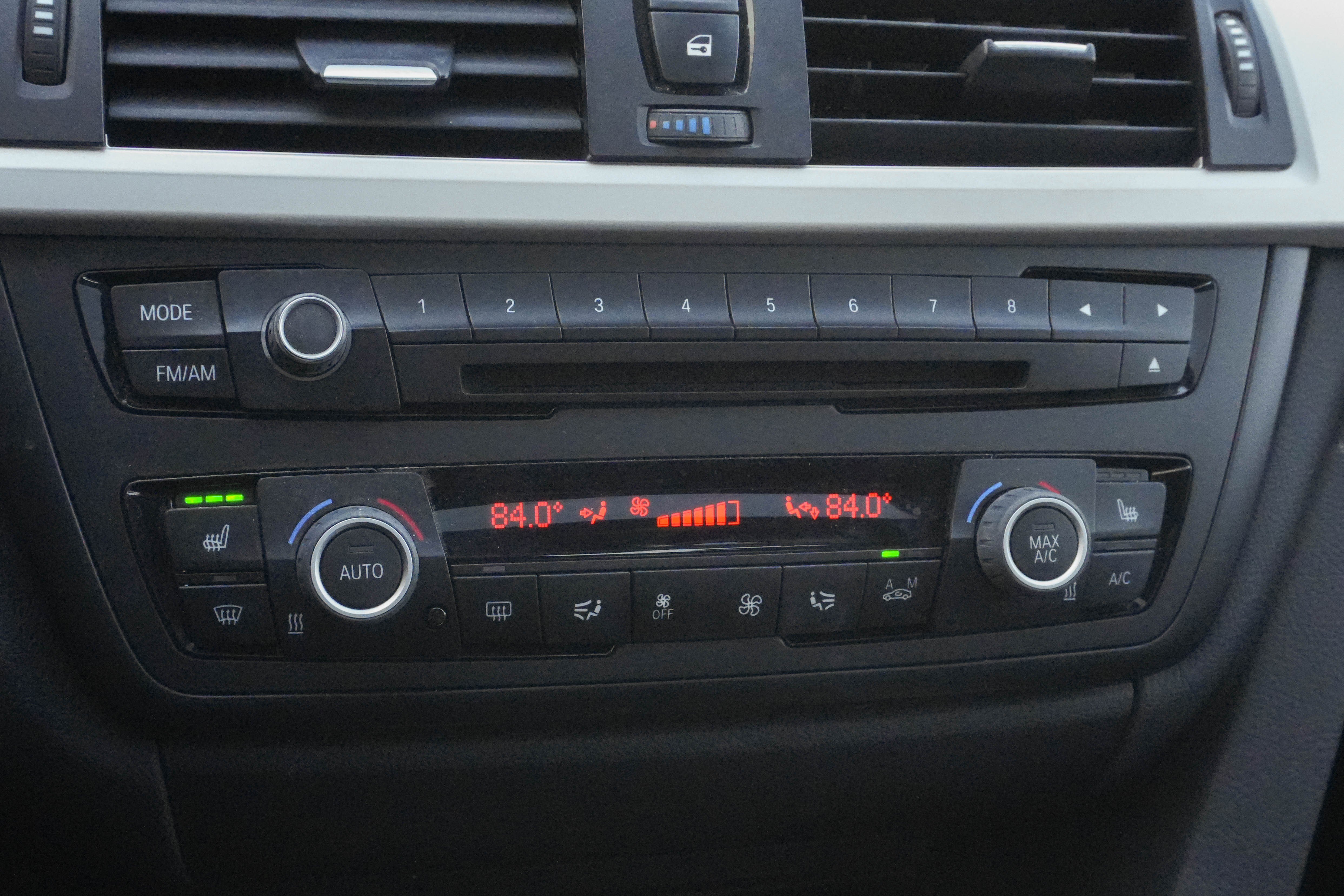 Used 2014 BMW 320i Sedan image 26