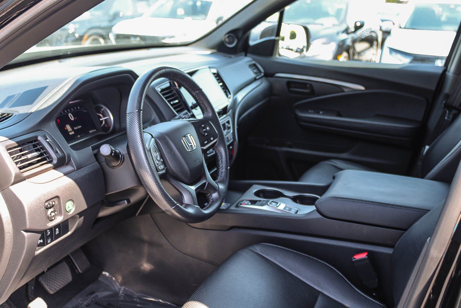 Used 2025 Honda Passport EX-L image 19