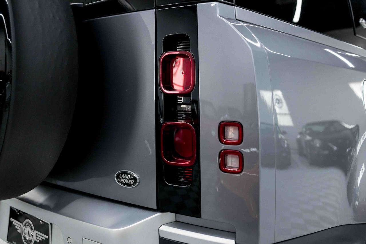 Used 2023 Land Rover Defender 130 SE image 26