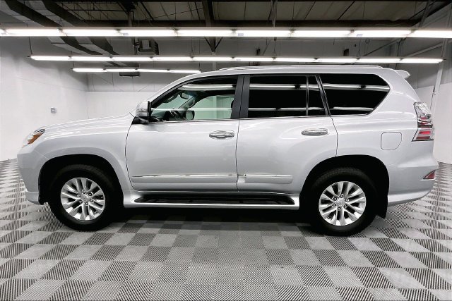 Used 2018 Lexus GX 460 Premium w/ Premium Package AWD/4WD image 15
