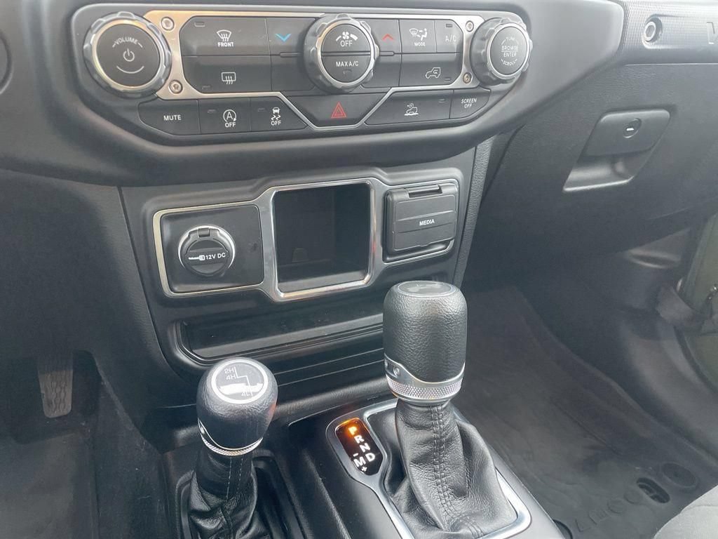Used 2023 Jeep Wrangler Unlimited Sport AWD/4WD image 28