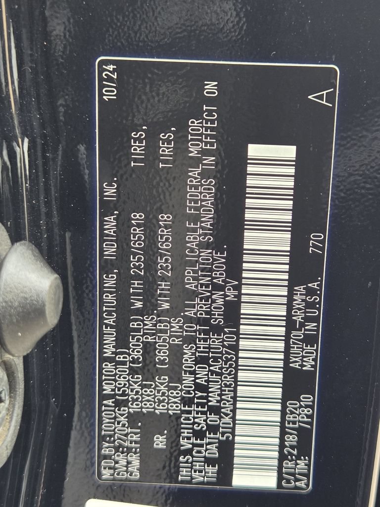 Used 2024 Toyota Highlander XLE FWD image 33