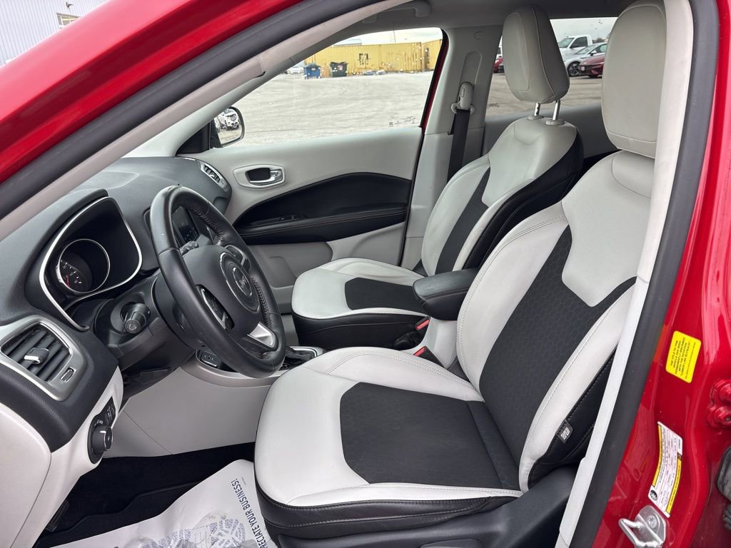 Used 2019 Jeep Compass Latitude w/ Safety & Security Group image 28