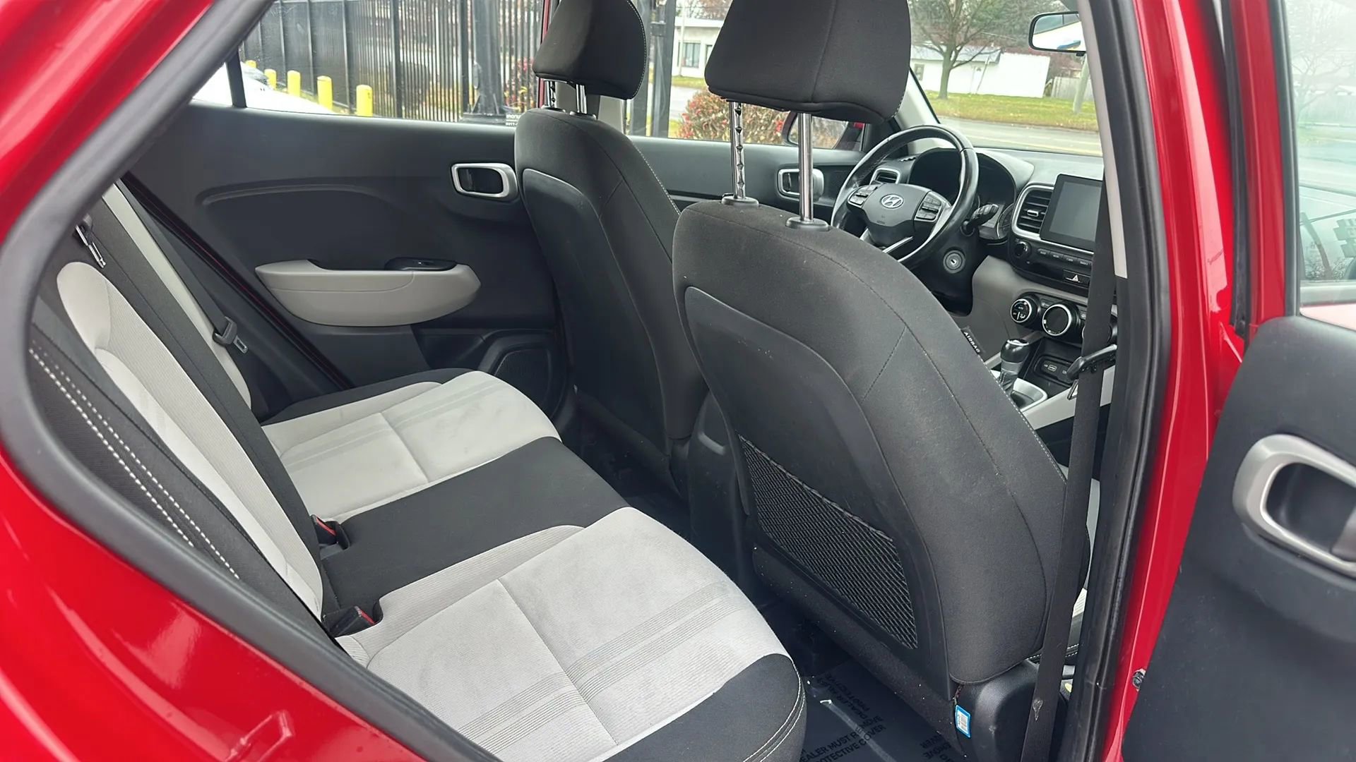 Used 2022 Hyundai Venue SEL image 14