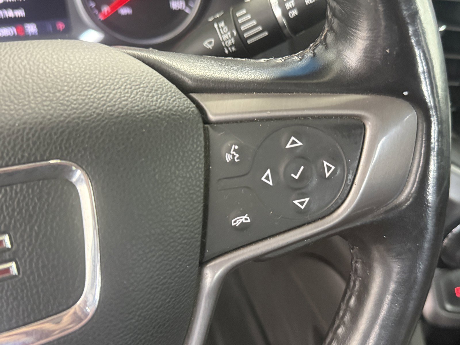 Used 2021 GMC Acadia AT4 w/ LPO, Floor Liner Package AWD/4WD image 22
