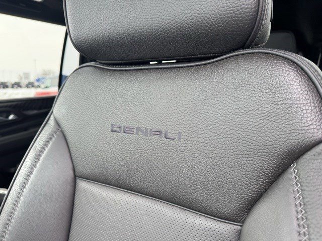 Used 2023 GMC Yukon XL Denali w/ LPO, Floor Liner Package image 16