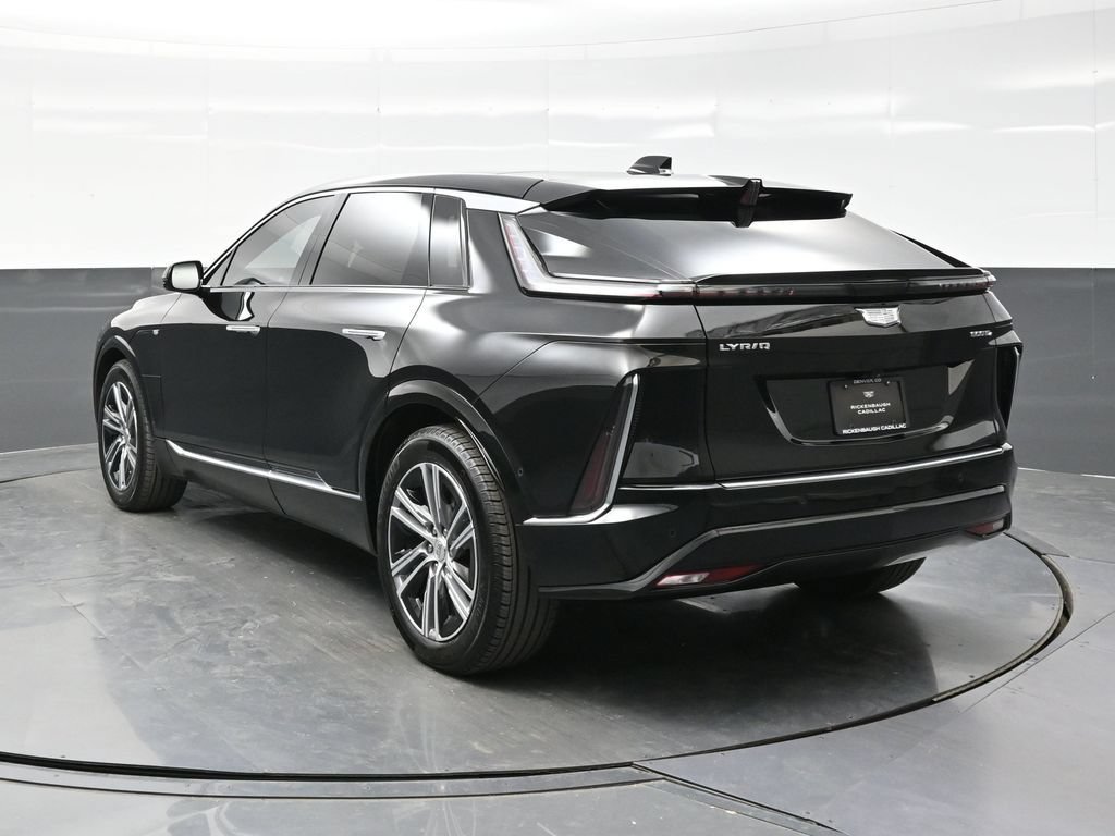 Certified 2024 Cadillac Lyriq Luxury AWD/4WD image 5
