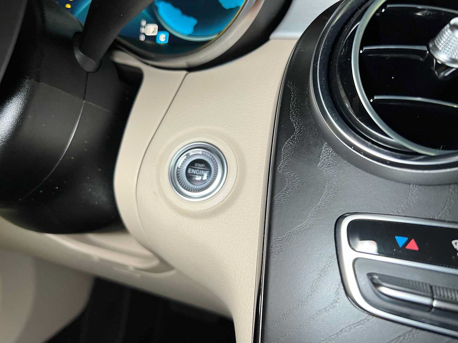 Used 2022 Mercedes-Benz GLC 300 4MATIC image 31