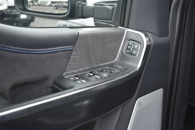 Used 2025 Ford F450 Platinum w/ FX4 Off-Road Package image 14