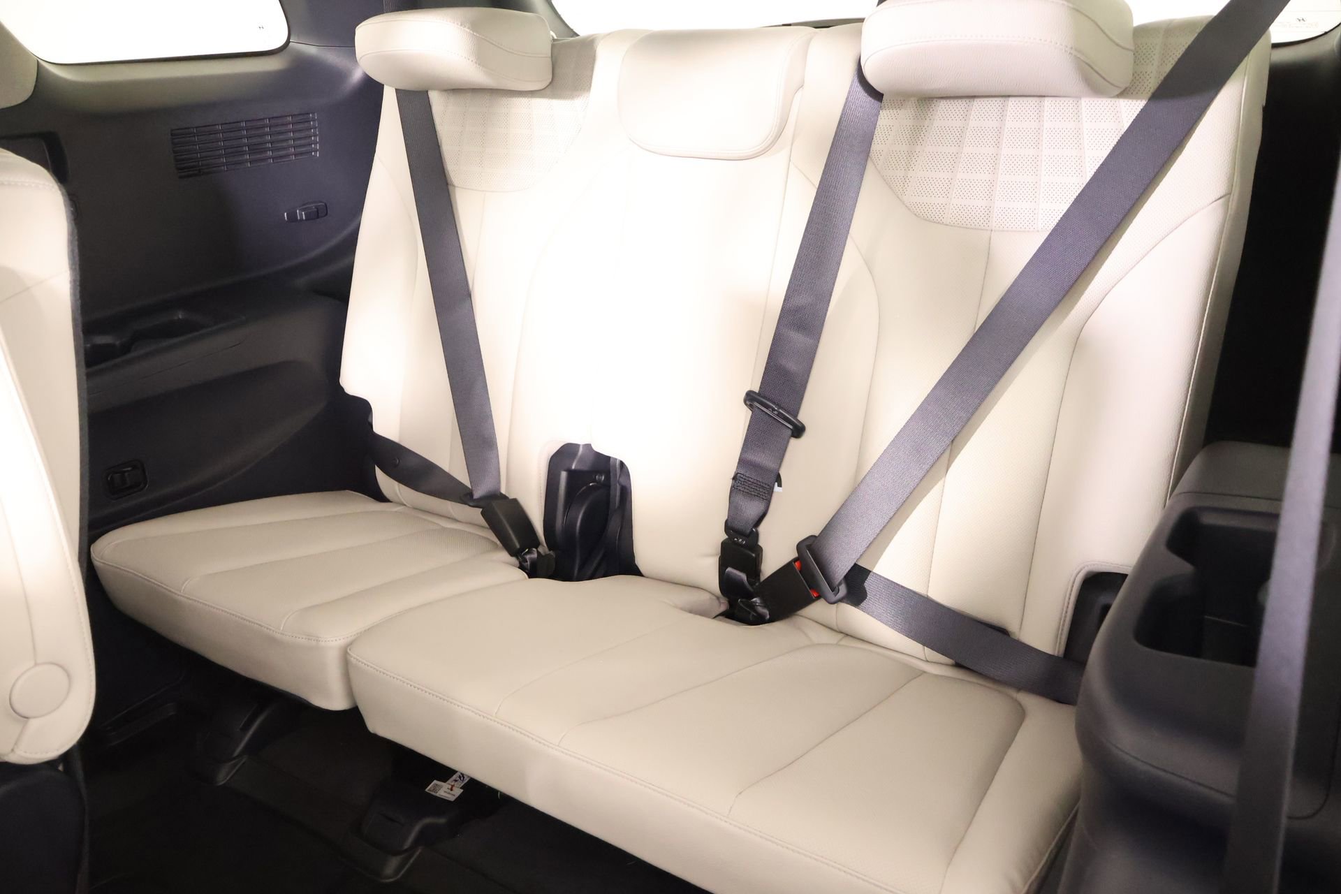 Used 2023 Hyundai Palisade Limited w/ Cargo Package image 14