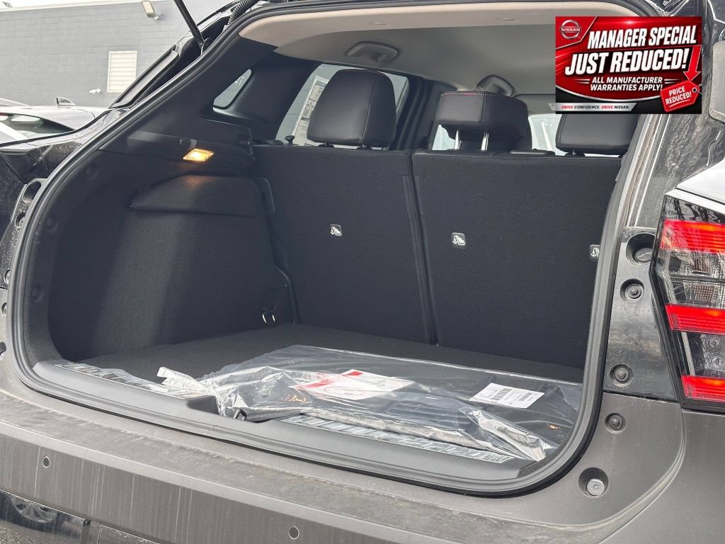 New 2025 Nissan Kicks SR w/ Illumination Package AWD/4WD image 7