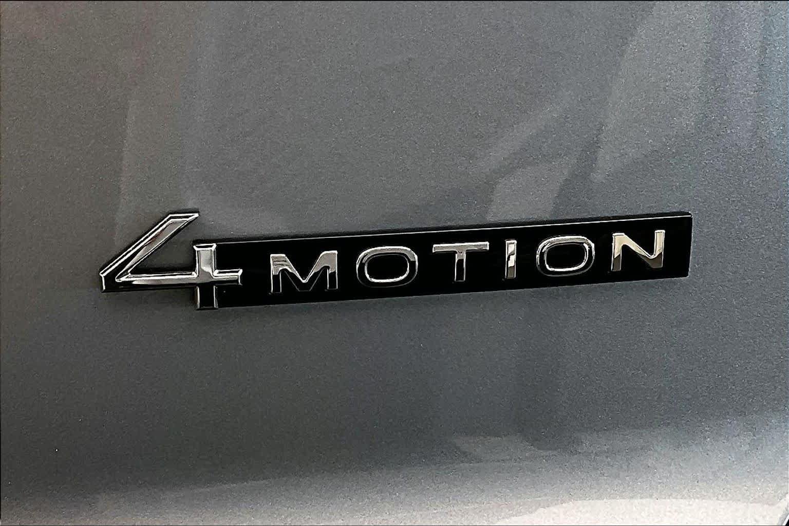 Used 2024 Volkswagen Atlas Cross Sport SEL R-Line AWD/4WD image 10