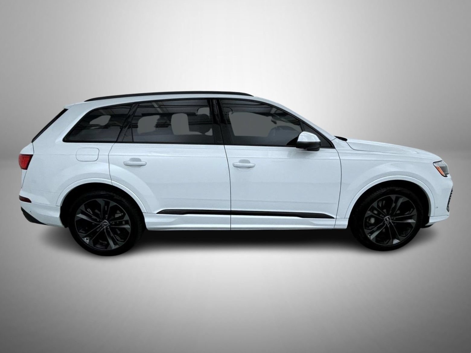 Used 2025 Audi Q7 3.0T Premium Plus w/ Premium Plus Package AWD/4WD image 4