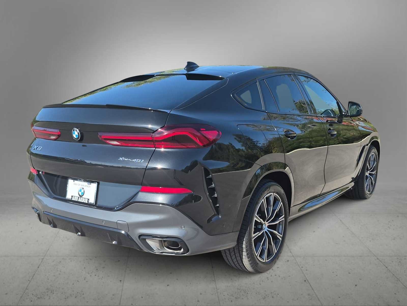 Used 2022 BMW X6 xDrive40i w/ M Sport Package AWD/4WD image 8
