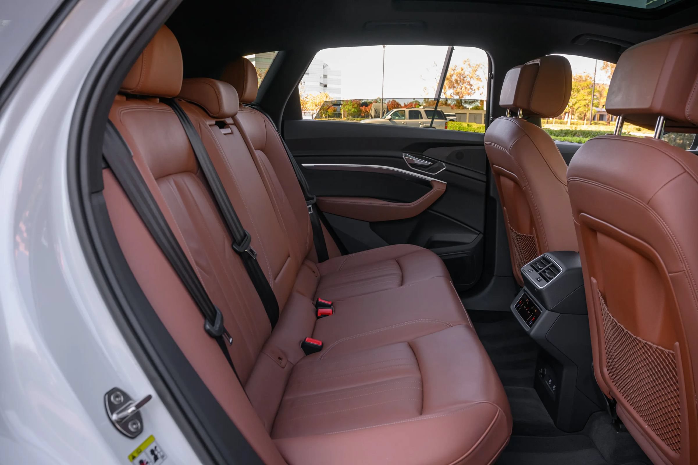 Used 2024 Audi Q8 e-tron Premium AWD/4WD image 26