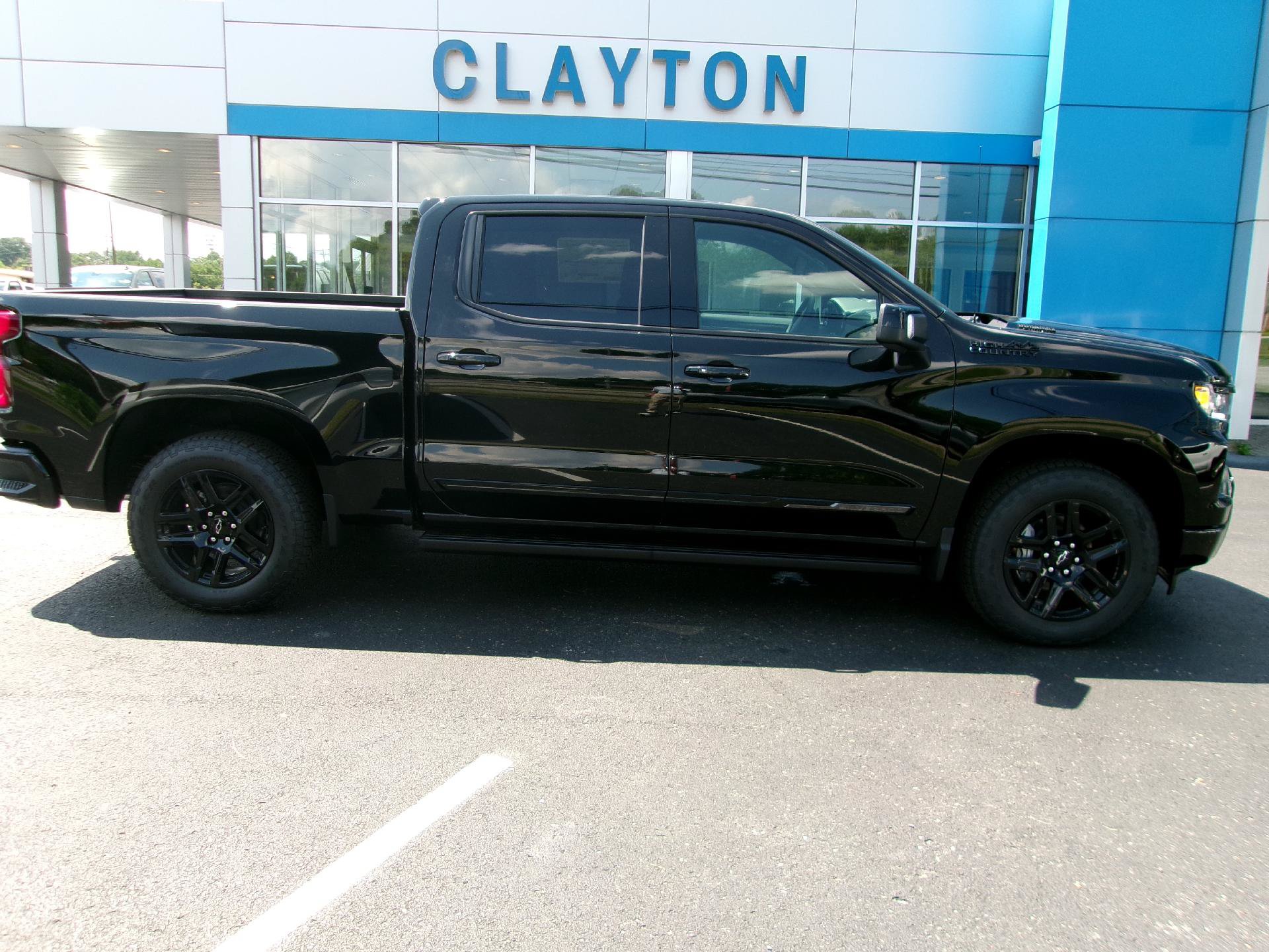 New 2026 Chevrolet Silverado 1500 High Country w/ Midnight Edition AWD/4WD image 2
