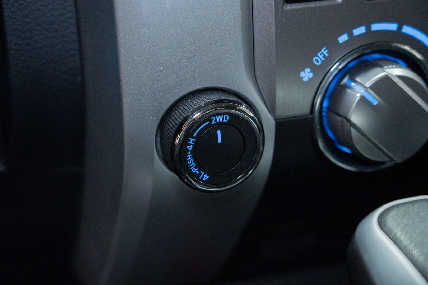 Used 2019 Toyota Tundra SR5 AWD/4WD image 43