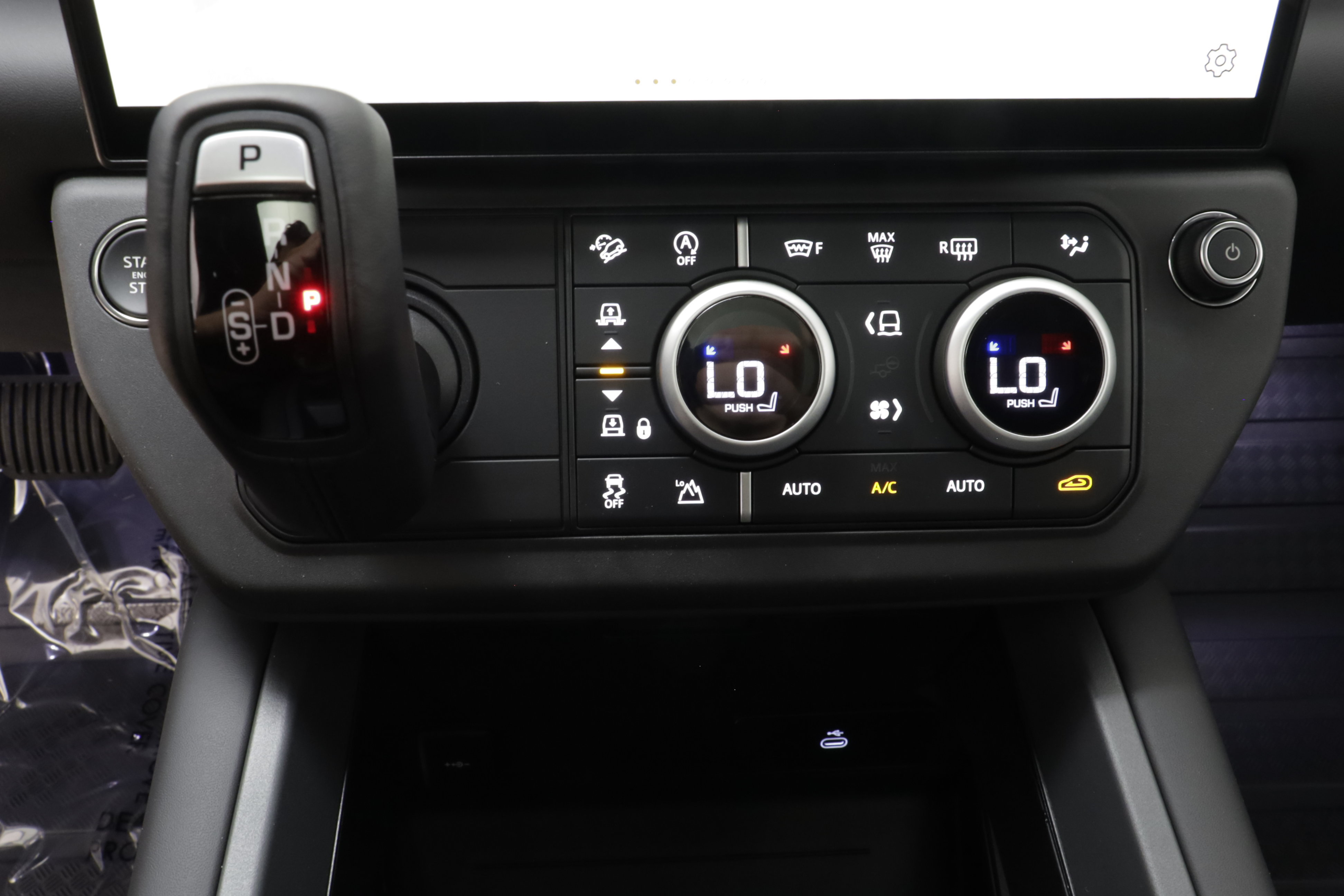 New 2026 Land Rover Defender 110 X-Dynamic SE AWD/4WD image 14