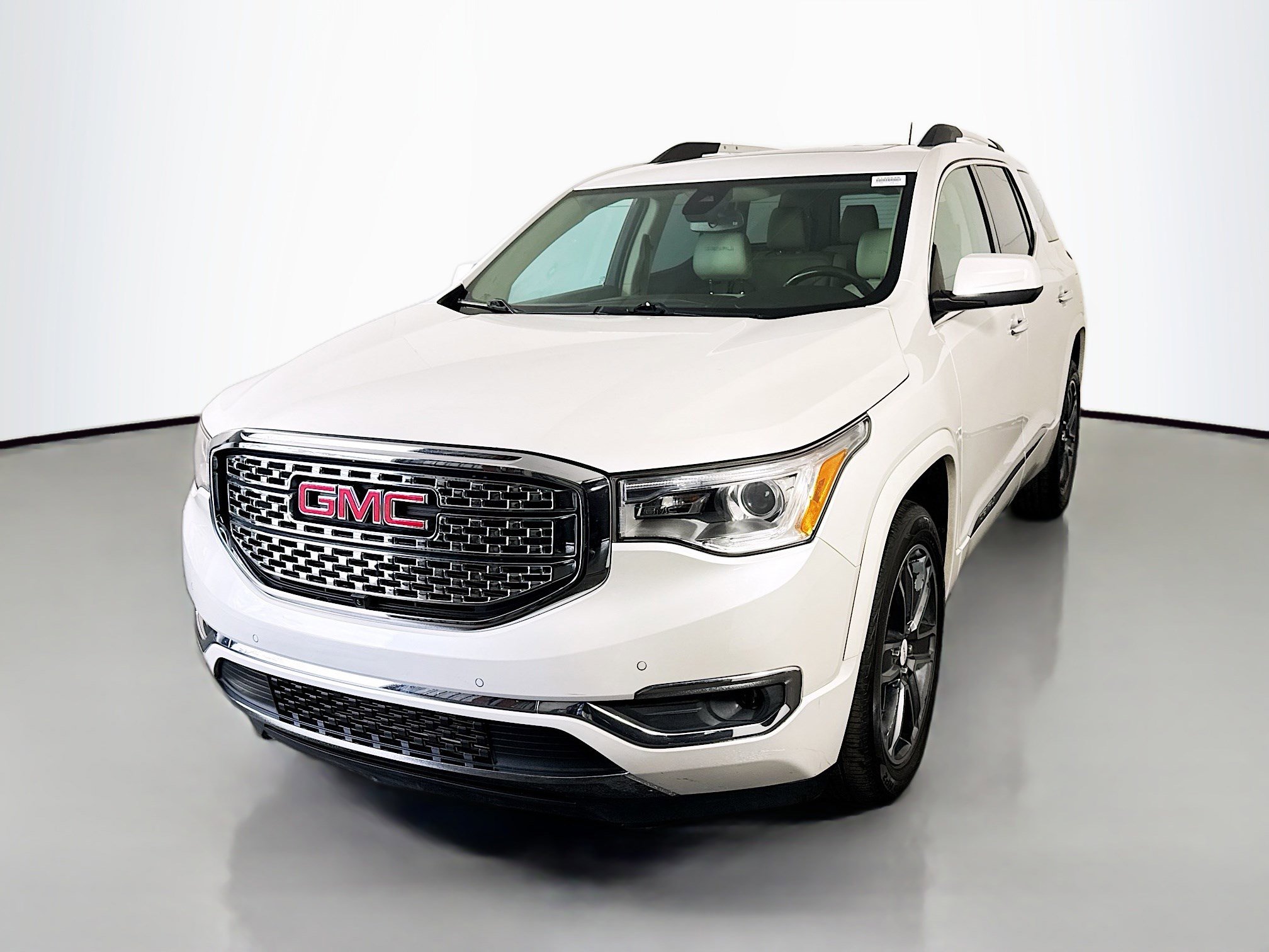 Used 2017 GMC Acadia Denali w/ Technology Package image 4