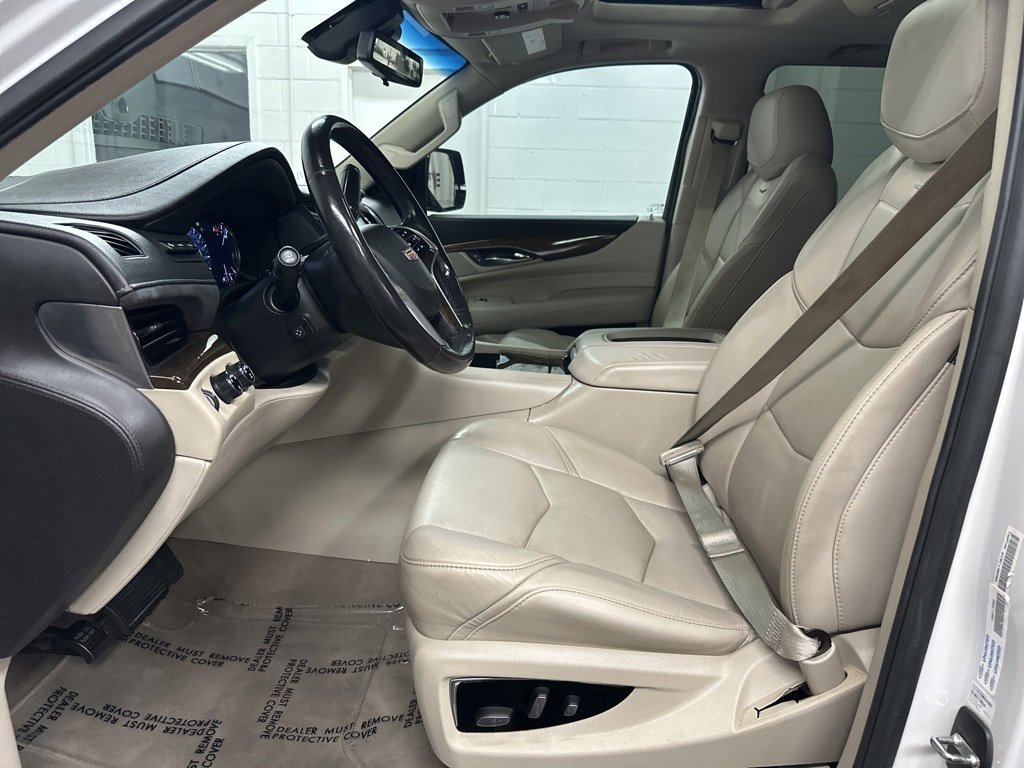 Used 2018 Cadillac Escalade Luxury image 20