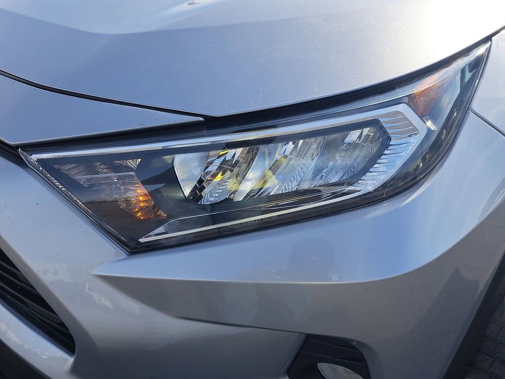 Used 2021 Toyota RAV4 XLE w/ Carpet Mat Package (TMS) AWD/4WD image 31