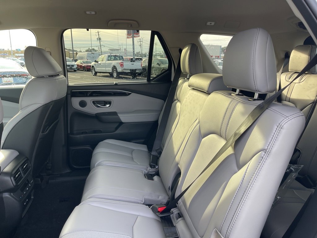 New 2025 Honda Pilot EX-L image 18