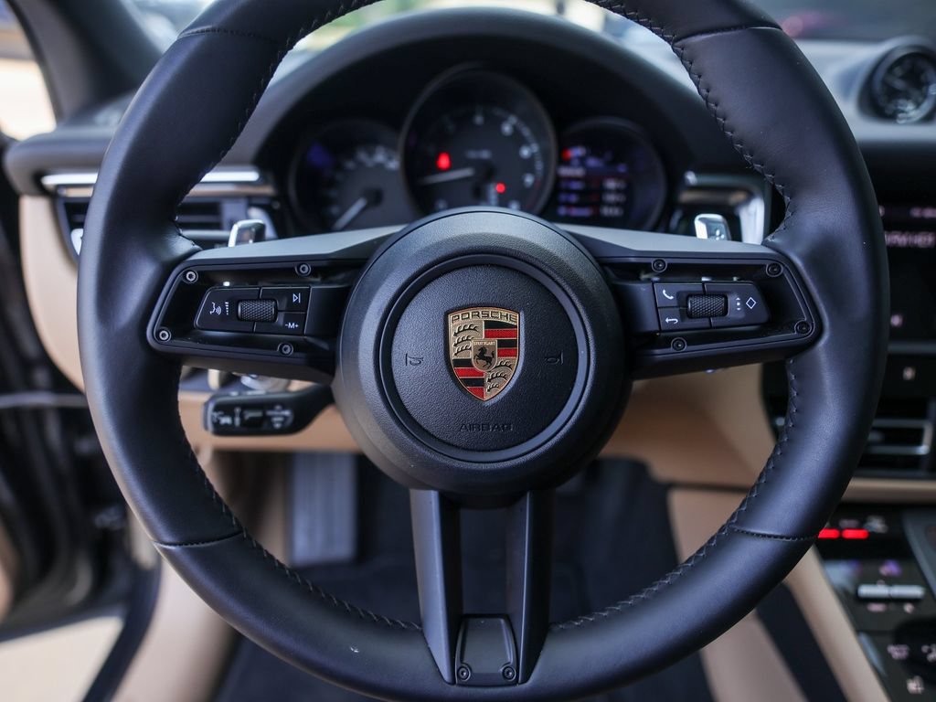 Certified 2026 Porsche Macan AWD/4WD image 16