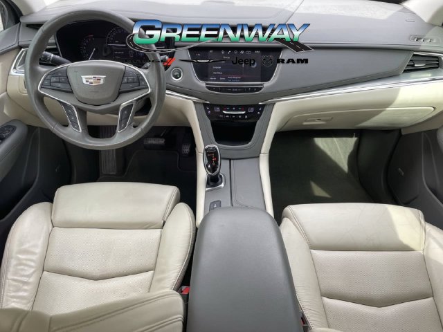 Used 2017 Cadillac XT5 Premium Luxury FWD image 13