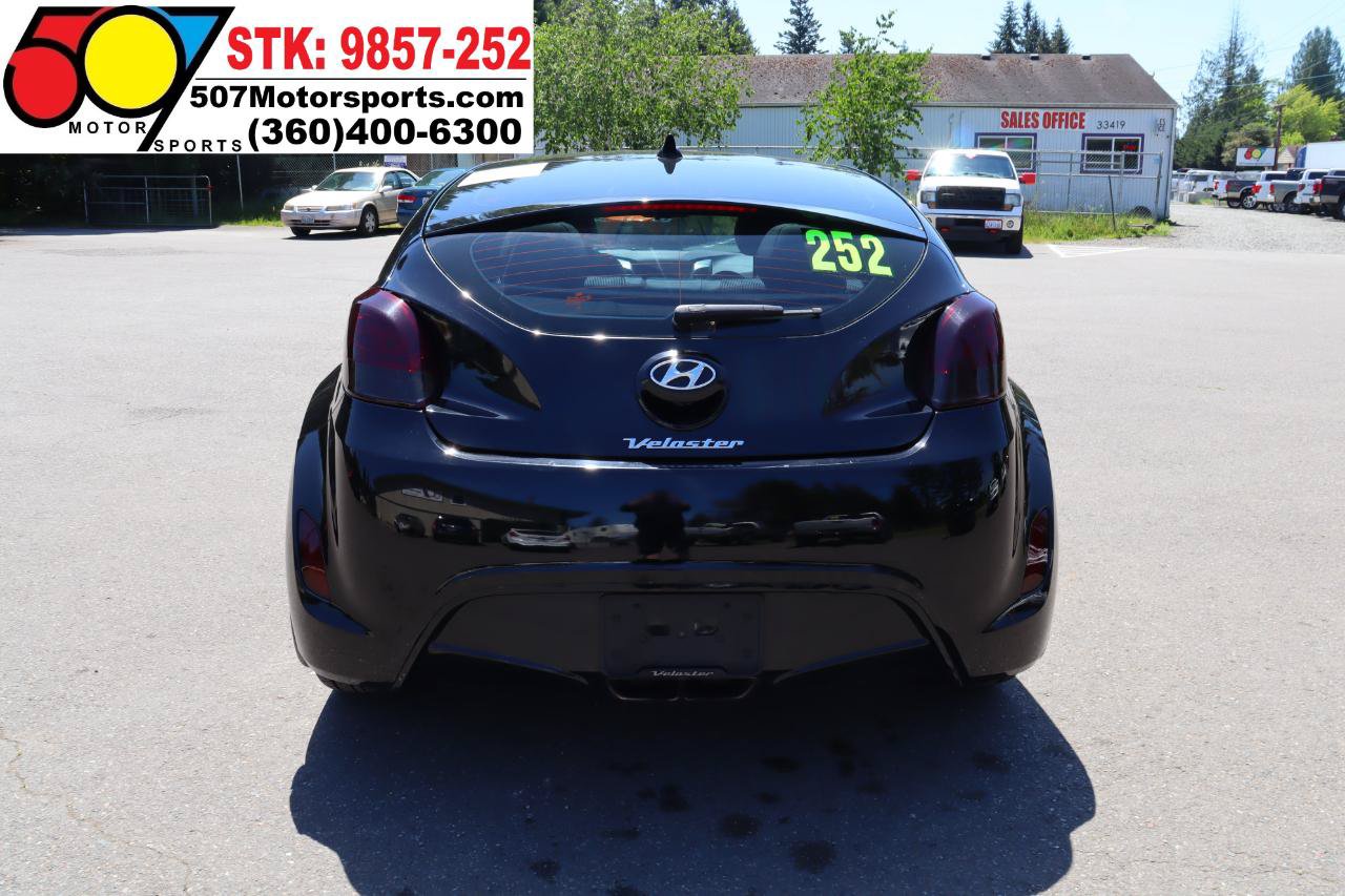 Used 2013 Hyundai Veloster w/ Style Pkg FWD image 6