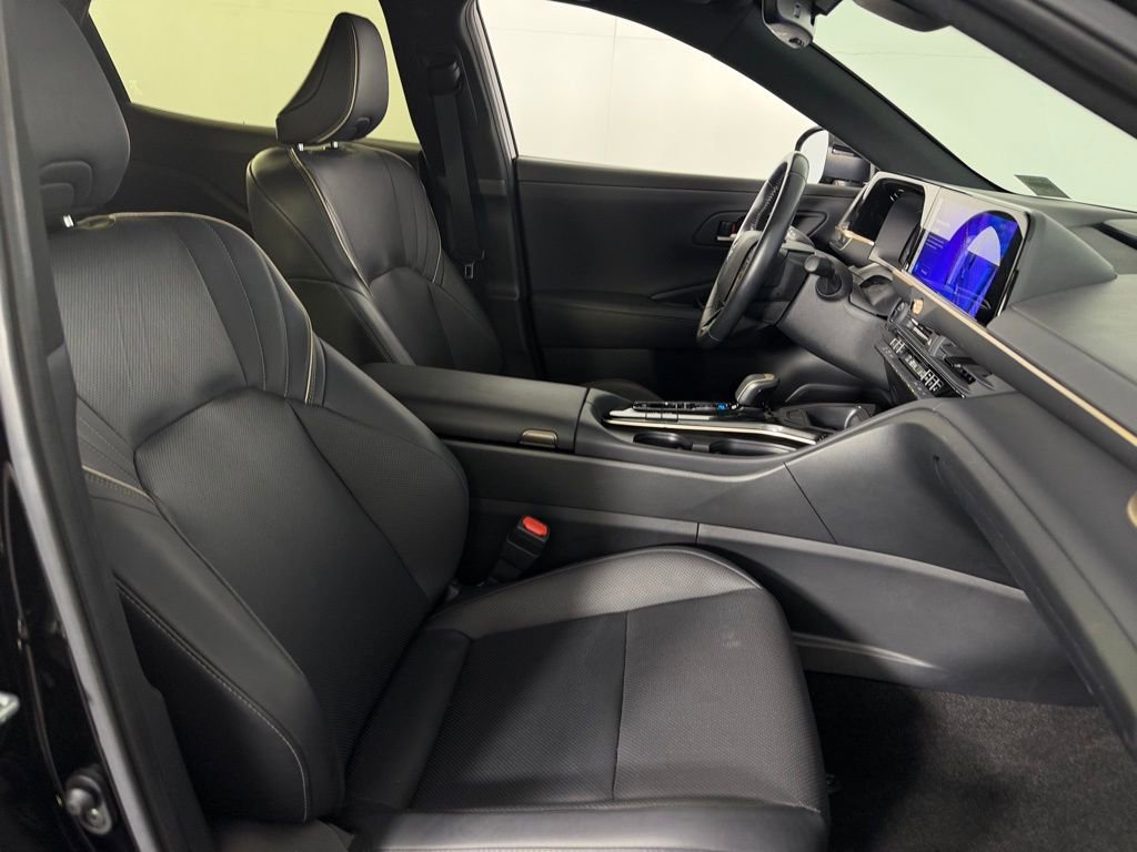 Used 2025 Toyota Crown XLE image 31