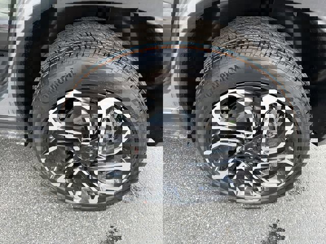 New 2026 Chevrolet Trax RS w/ Sunroof Package image 11