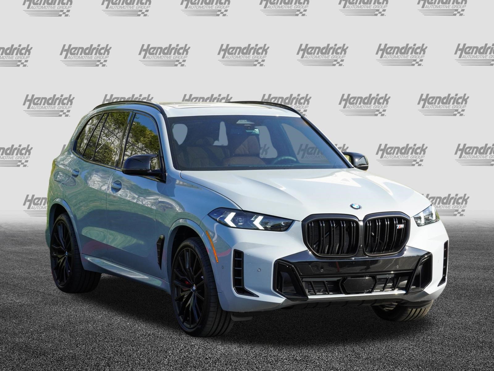 Certified 2026 BMW X5 M60i w/ Parking Assistance Package AWD/4WD image 2