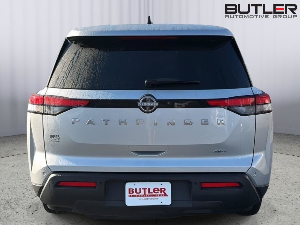 Used 2024 Nissan Pathfinder S AWD/4WD image 5