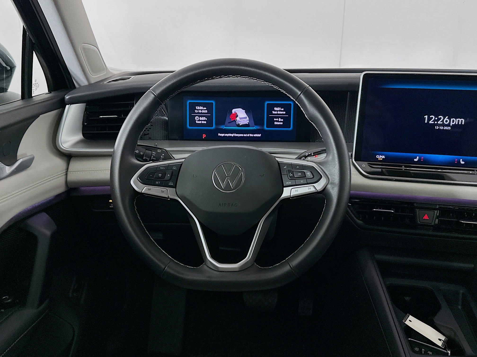 Used 2025 Volkswagen Tiguan SE image 18