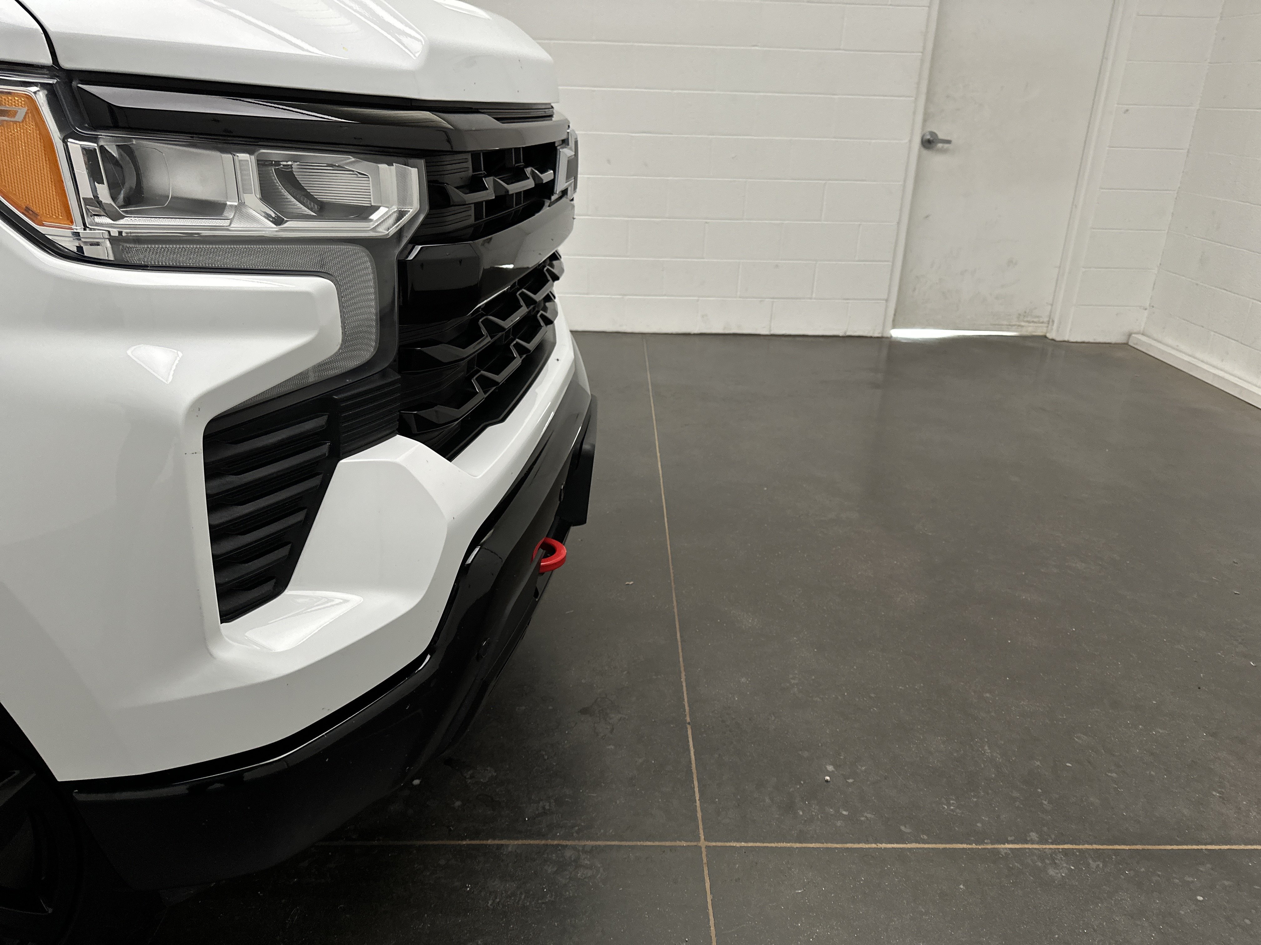Used 2024 Chevrolet Silverado 1500 LT Trail Boss w/ LT Trail Boss Premium Package AWD/4WD image 2