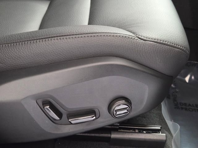 Certified 2025 Volvo XC60 B5 Plus image 24