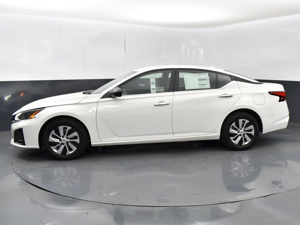 Used 2025 Nissan Altima 2.5 S image 4