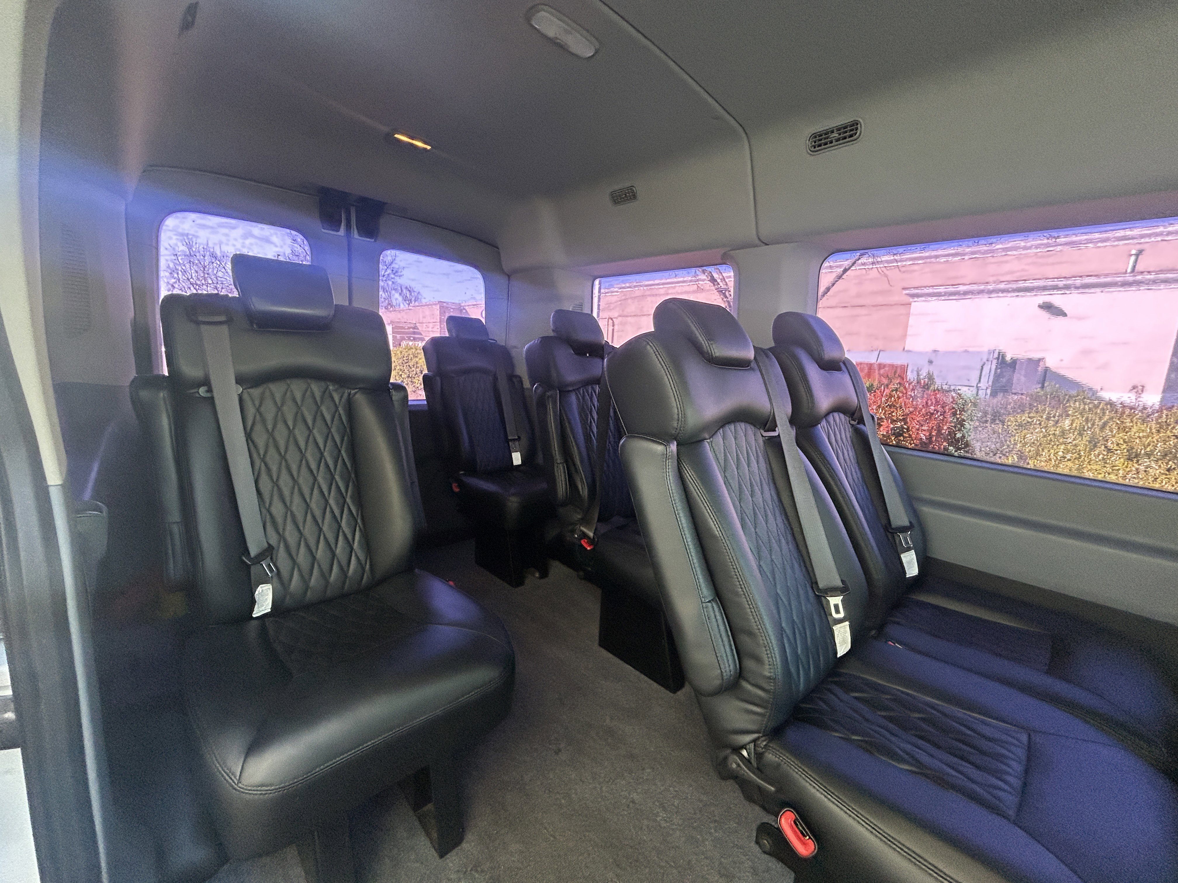 Used 2019 Ford Transit 150 XLT image 8